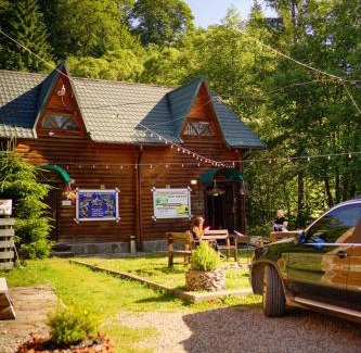 Vorokhta Hotel | Готель Добрій