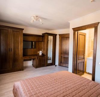 Polyana Hotel | Готель-ресторан Каміла
