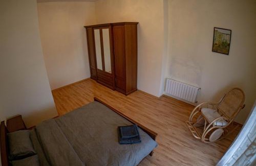 Podil Apartamento | Двоповерхові автентичні апартаменти біля парку Шевченка