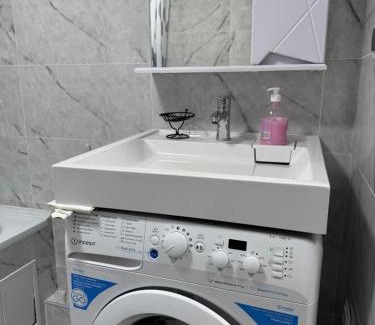 Sverdlov District Apartamento | Двухуровневая 1-к квартира