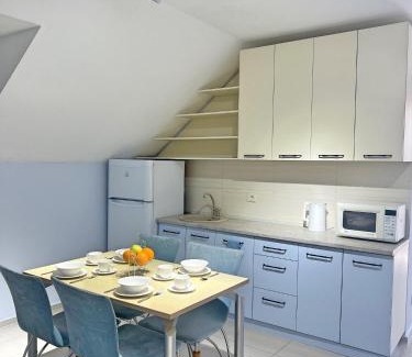 Cholpon-Ata Apartamento | Двухэтажный коттедж с 2 апартаментами на озере