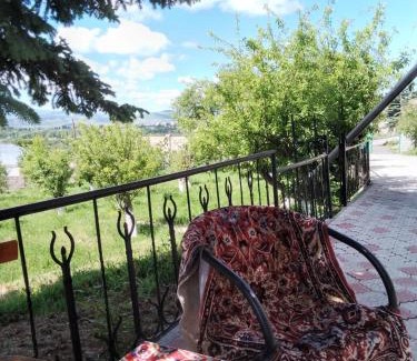 Tsamakaberd Casa | Дом гостевой Для семьи