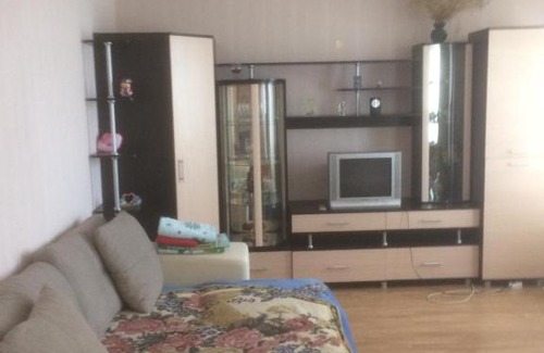 Bryansk Apartamento | Дом с часами на площади Партизан