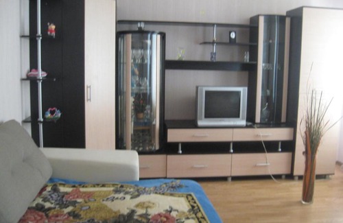 Bryansk Apartamento | Дом с часами на площади Партизан