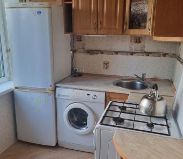 Dniprovs'kyi District Apartamento | Затишна 1 кімнатна квартира біля метро Дарниця