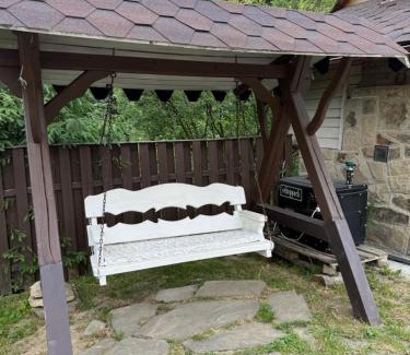 Polyanytsya Casa | Затишні котеджі SVI