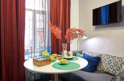 Liteynyy Apartamento | Квартира с отдельным входом у Летнего Сада