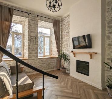 Kamenets-Podol'skiy Apartamento | Квітка на камені , Старе місто, з окремим двориком