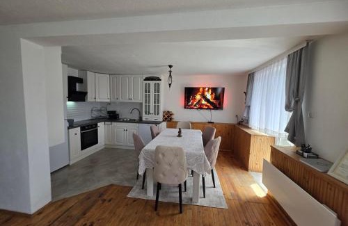 Ravnogor Casa | Къща ВИРА