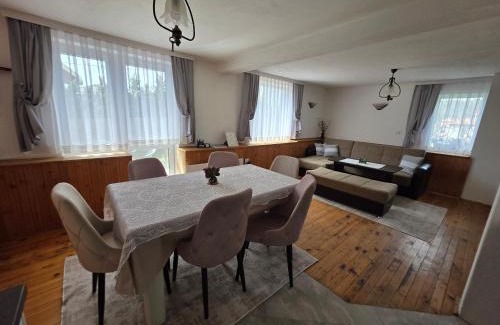 Ravnogor Casa | Къща ВИРА