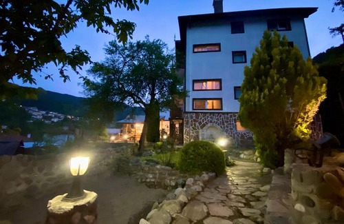 Devin Casa | КЪЩА ЗА ГОСТИ ВОДЕНИЦАТА