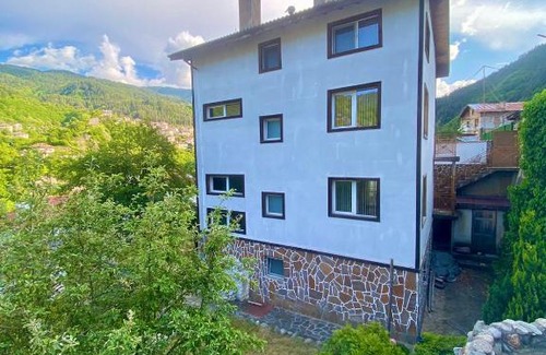 Devin Casa | КЪЩА ЗА ГОСТИ ВОДЕНИЦАТА