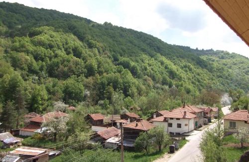 Troyan Casa | Къща за гости ДОБРУДЖАНКА