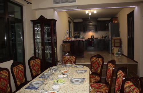 Troyan Casa | Къща за гости ДОБРУДЖАНКА