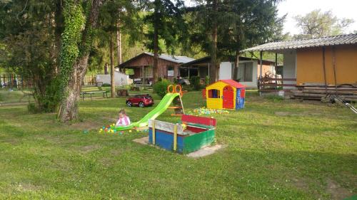 Cherni Osum Casa | Къща за гости Дъга