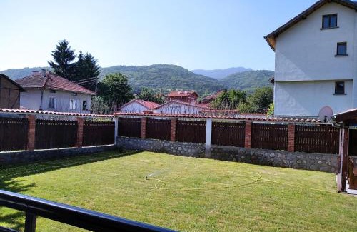 Raduil Casa | Къща за гости Релакс-Рaдуил