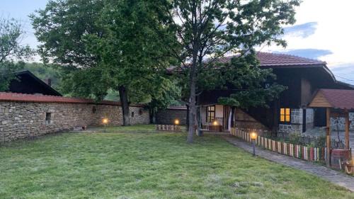 Elena Casa | Къща за гости Роза