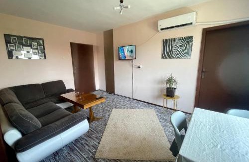 Svishtov Apartamento | Къща за гости САРАЯ Ретро стил