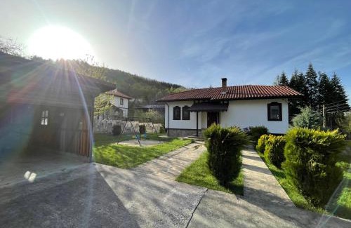 Tryavna Casa | Къща за гости Сияйна Зора