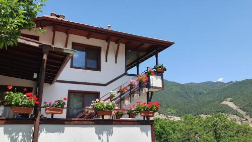 Devin Casa | Къща за Гости Солакови *