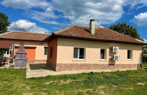 Central Bulgaria Casa | Къща за гости "Стария Сом"