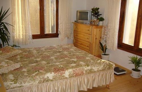 Cherven Casa | Къща под наем PETROVA