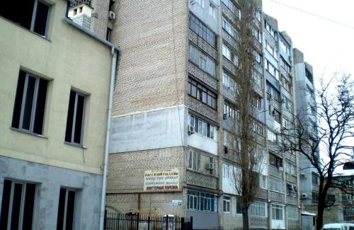 Mykolaiv Apartamento | Небольшая СТУДИЯ, проспект ЦЕНТРАЛЬНЫЙ 124А, 2 дивана, 2 кресла 3 этаж 9 этажного дома Wi-Fi