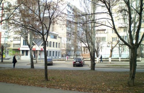 Mykolaiv Apartamento | Небольшая СТУДИЯ, проспект ЦЕНТРАЛЬНЫЙ 124А, 2 дивана, 2 кресла 3 этаж 9 этажного дома Wi-Fi
