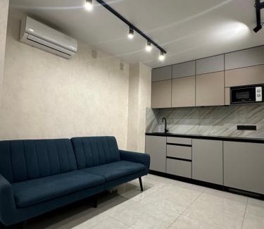 Darnyckyj Apartamento | Нова квартира поруч з метро