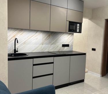 Darnyckyj Apartamento | Нова квартира поруч з метро