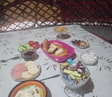 Ak-Talaa District Cama Y Desayuno | Нурадил