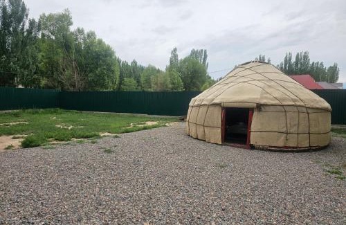 Ak-Talaa District Cama Y Desayuno | Нурадил