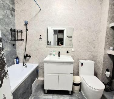 Almaty District Apartamento | Однокомнатная квартира в ЖК Tomiris Towers, рядом с посольством США