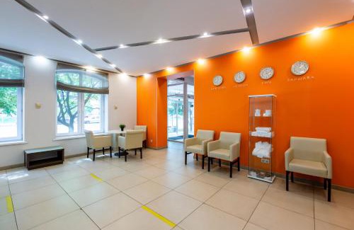 Darnyckyj Hotel | Практик готель