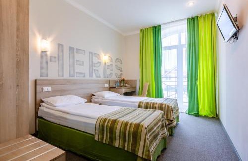 Darnyckyj Hotel | Практик готель