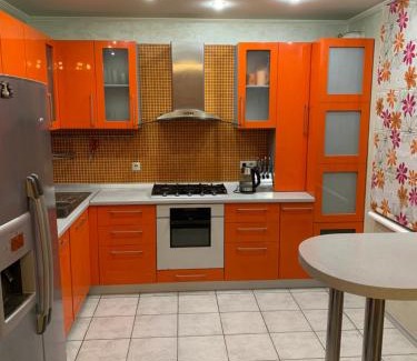 Novomoskovs'k Casa | Приватний будинок з сауною та більярдом