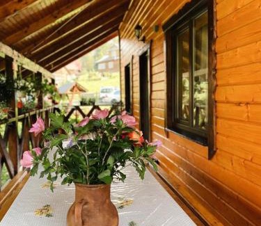 Mykulychyn Casa | Садиба Біля Річки