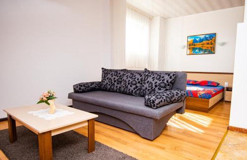 Razlog Apartamento | Семеен Хотел Надежда