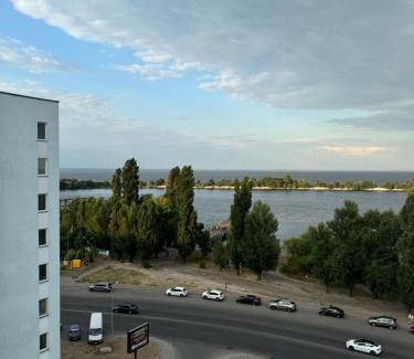 Cherkasy Apartamento | Стильна і сучасна квартира з двома спальнями біля Дніпра!