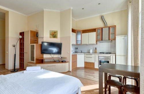 Verkhnie Misto Apartamento | Студія з видом на Майдан Незалежності
