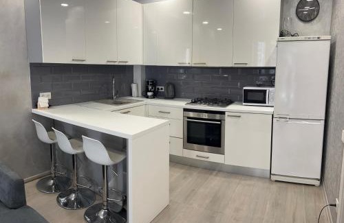 Irpin Apartamento | Сучасна та простора квартира в гарному районі міста біля парку