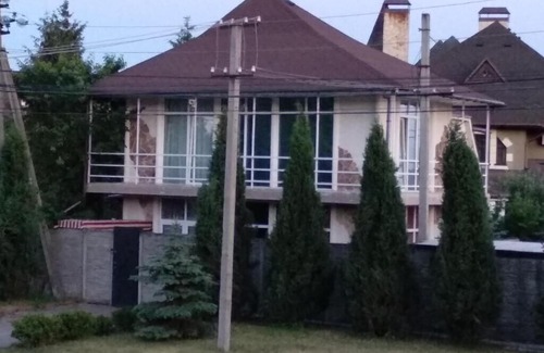 Petropavlivs'ka Borshchahivka Casa | Таунхаус 99 in Петропавловская Борщаговка