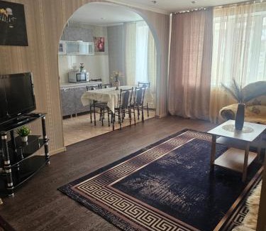 Pavlodar Apartamento | Трехкомнатные апартаменты в центре города
