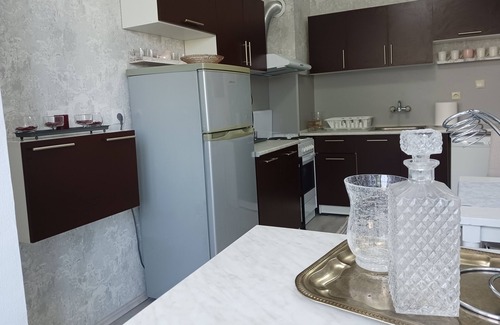 Serdika Apartamento | Уютен апартамент в центърът на града. До търговски център, парк и метро.
