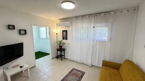 Nahariya Apartamento | Уютная и светлая квартира с балконом рядом с ТЦ STAR
