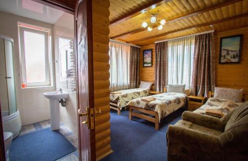 Yaremche Hotel | У Мар'яни і Назара