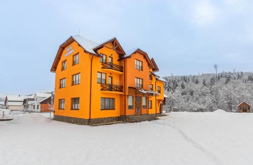 Yasinya Hotel | У Румуна