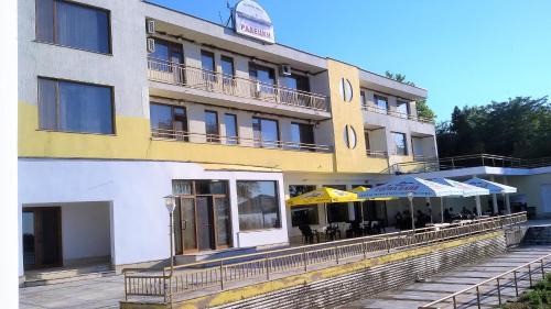 Kozloduy Hotel | Хотелски комплекс Радецки град Козлодуй