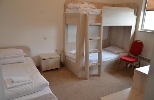 Elin Pelin Hotel | Хотел Летище Лесново