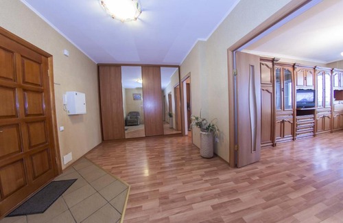 Ufa Apartamento | Хоум Отель на Мингажева, 102